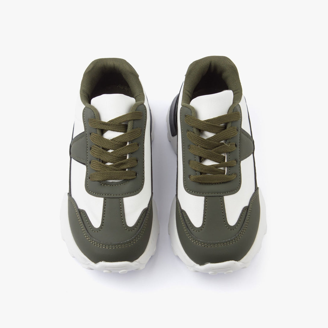 سنيكرز نسائي