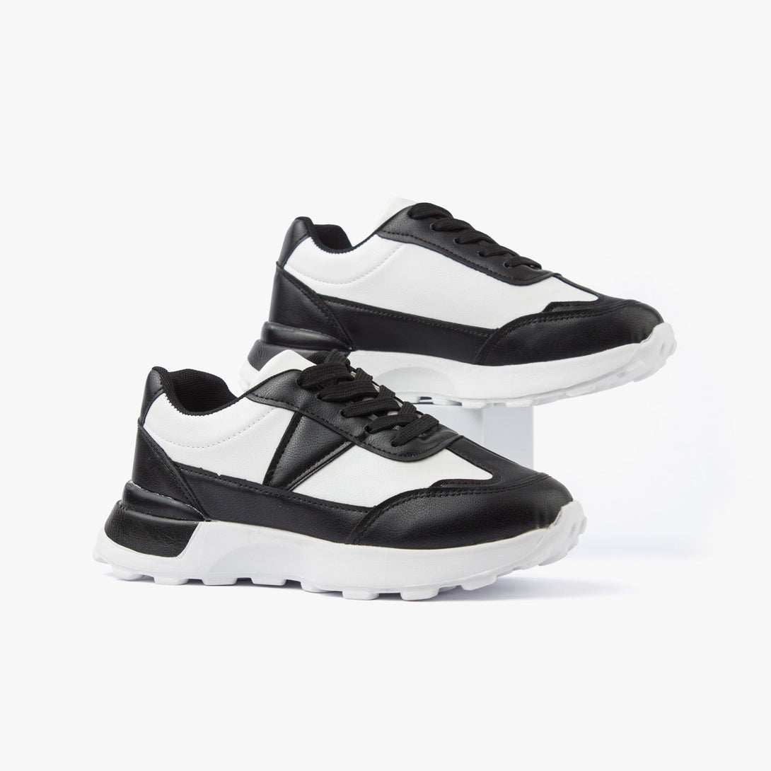 سنيكرز نسائي