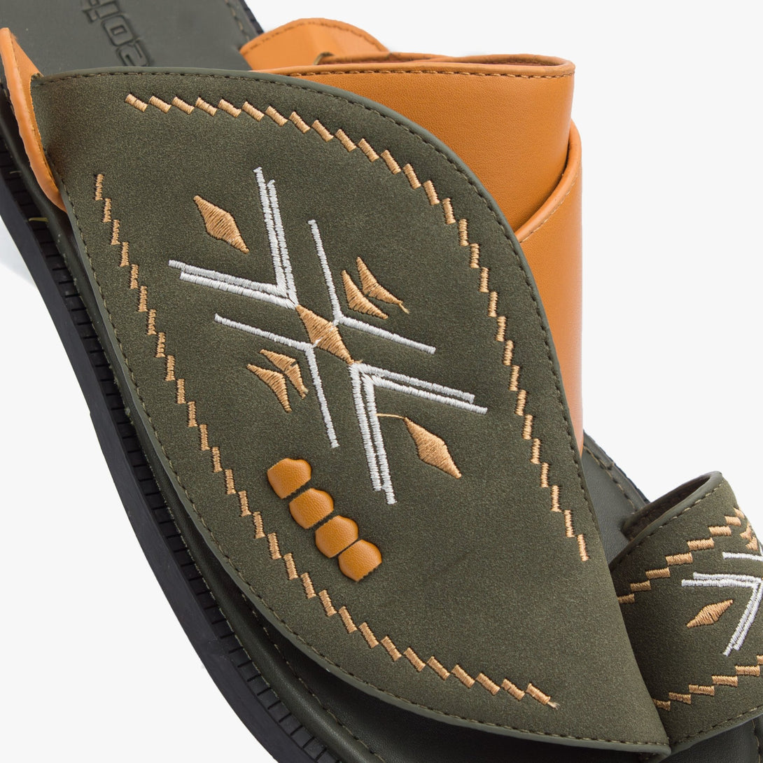 حذاء شرقي مطرز