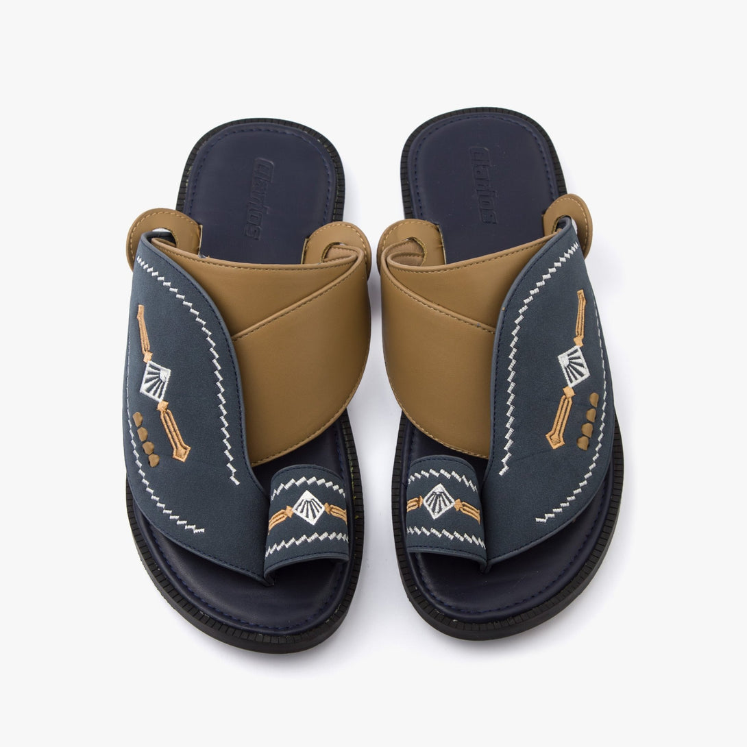 حذاء شرقي مطرز