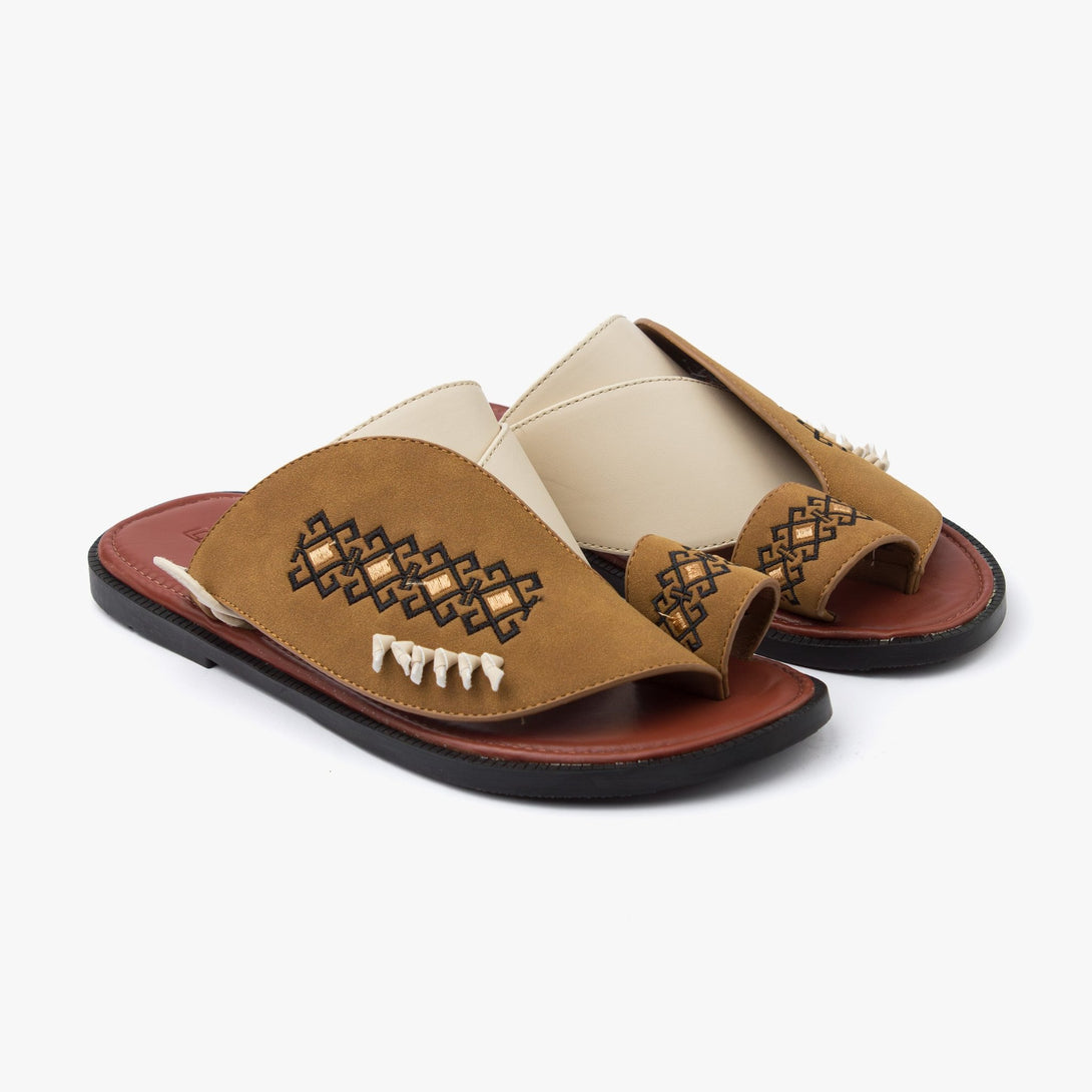 حذاء شرقي مطرز