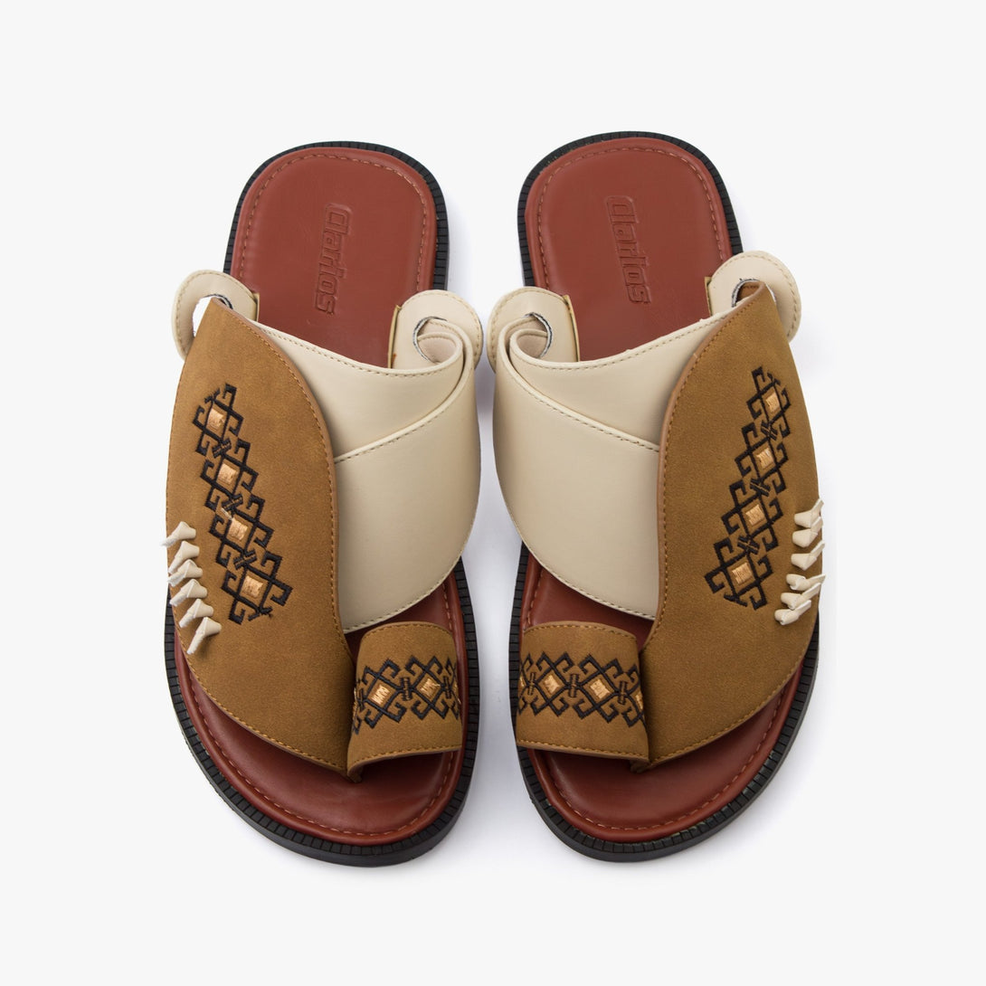 حذاء شرقي مطرز