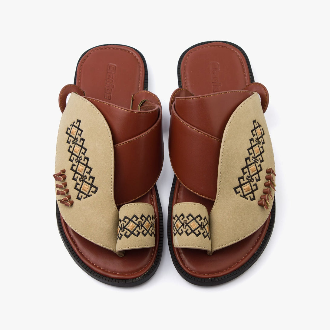 حذاء شرقي مطرز