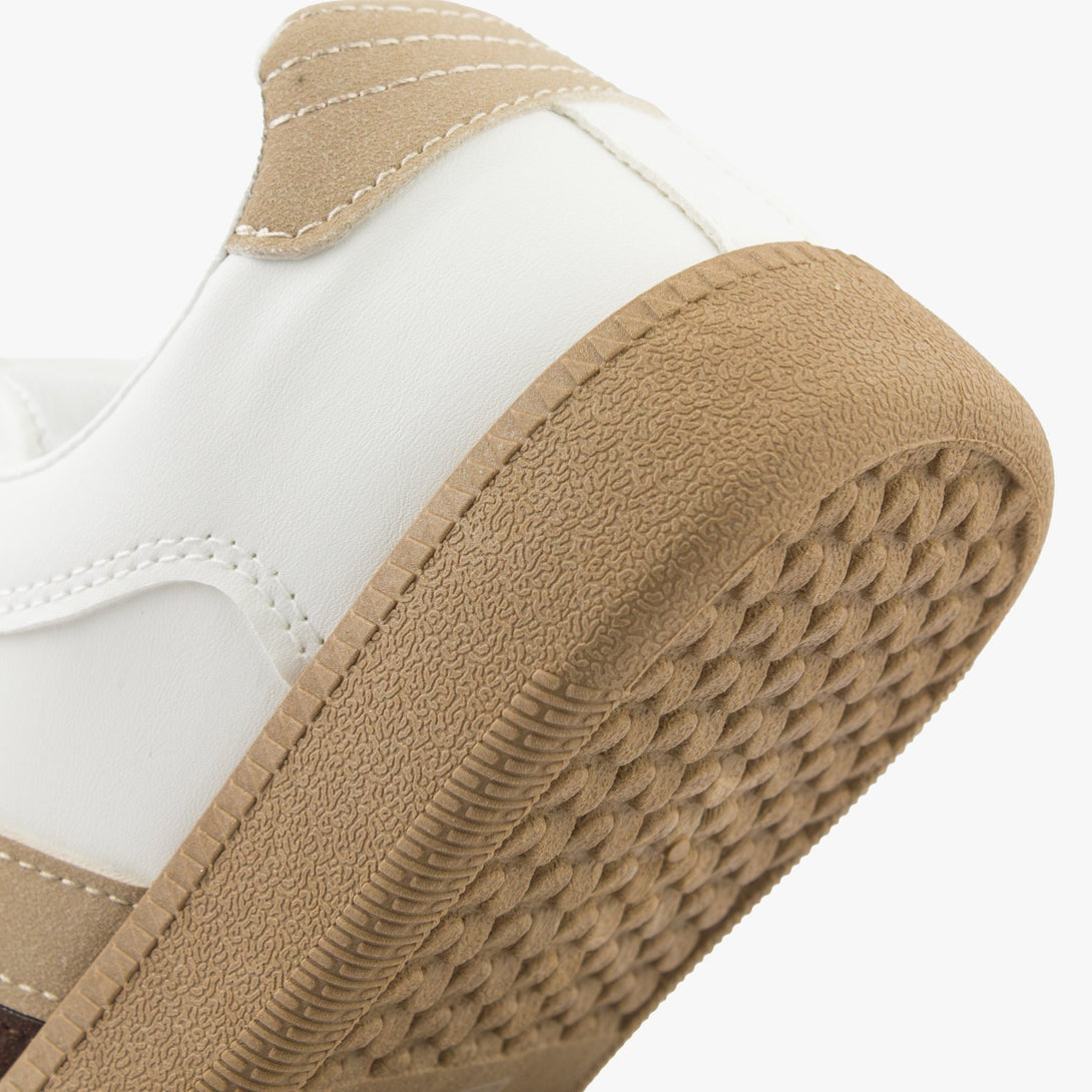 سنيكرز نسائي