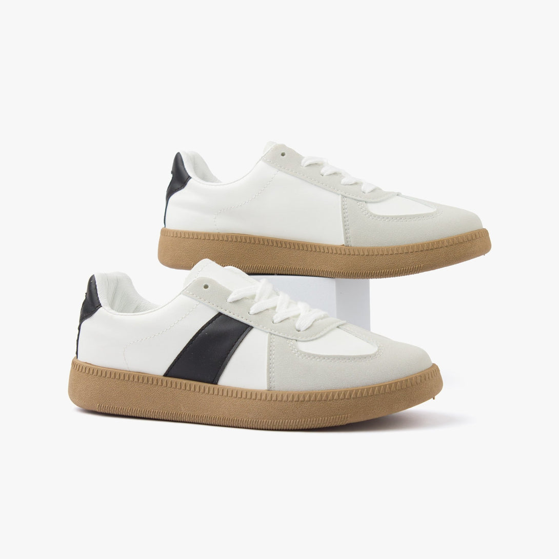 سنيكرز نسائي