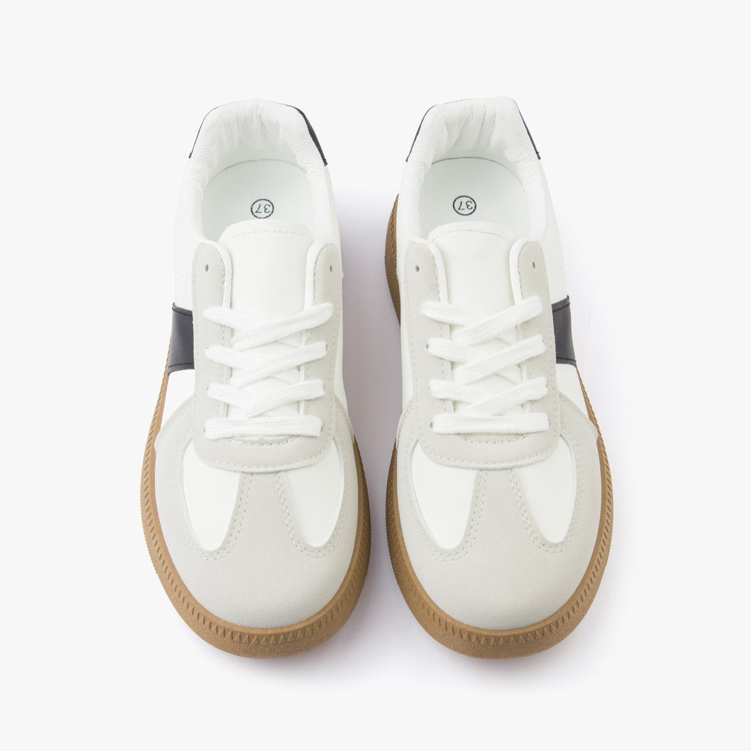 سنيكرز نسائي