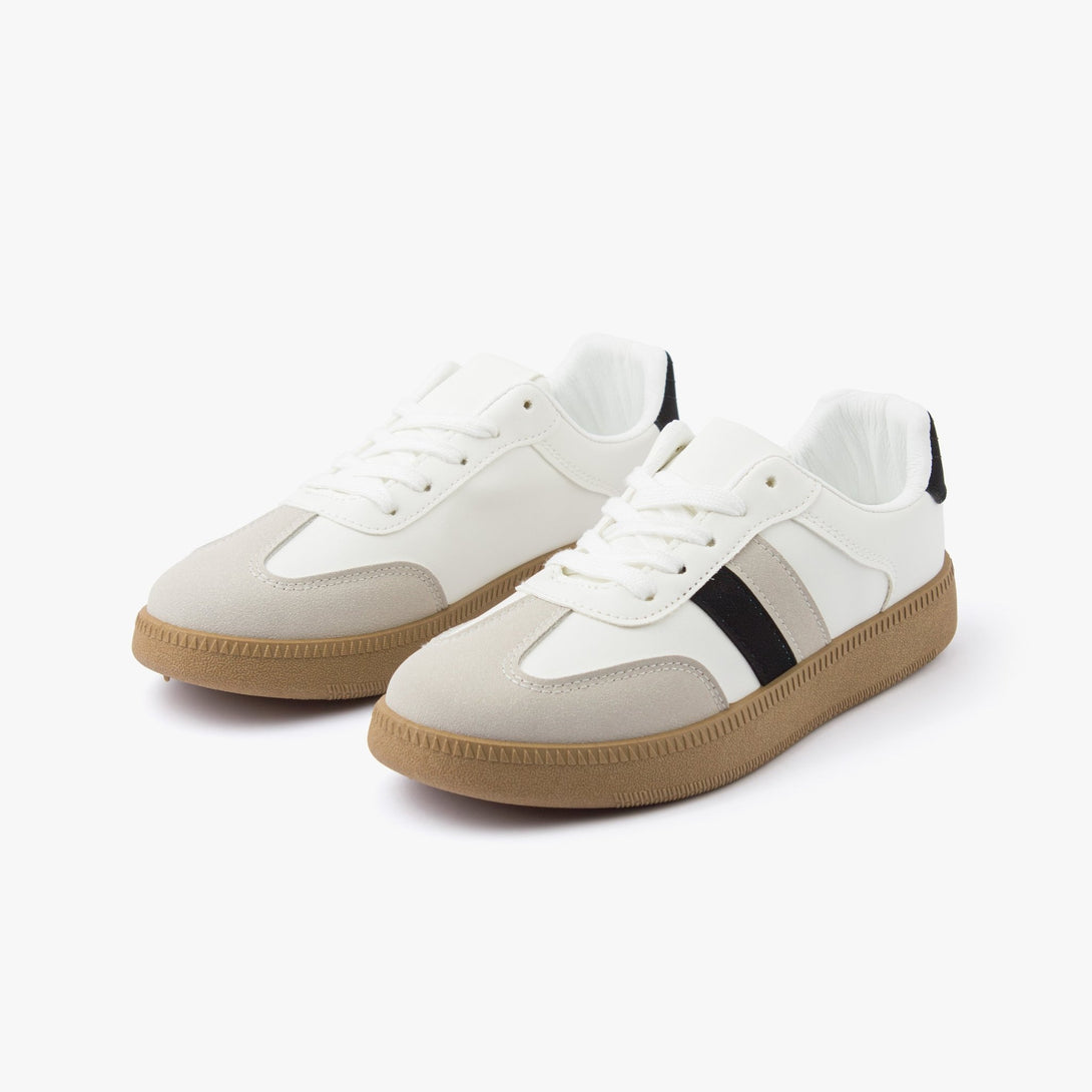 سنيكرز نسائي