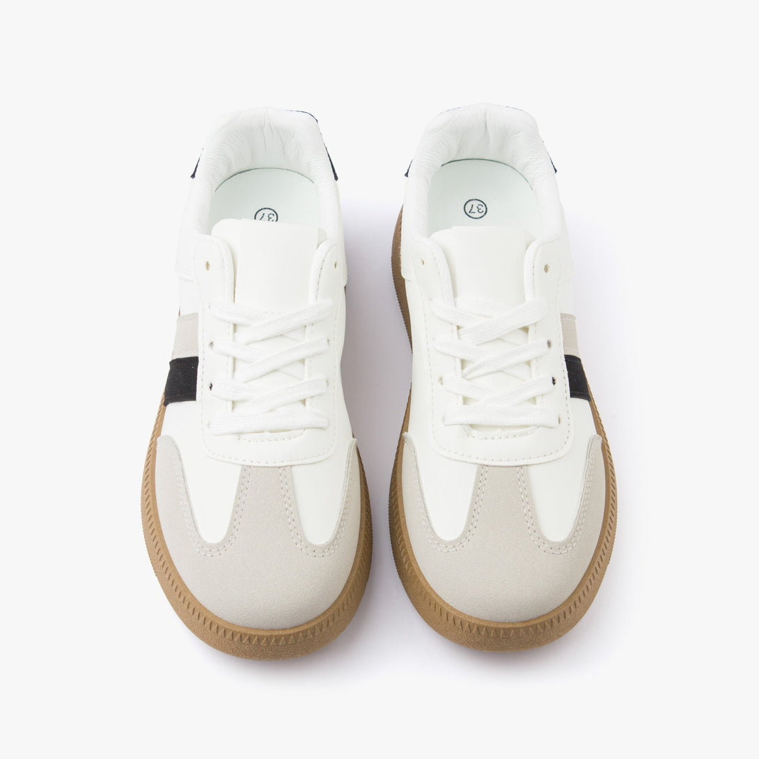 سنيكرز نسائي