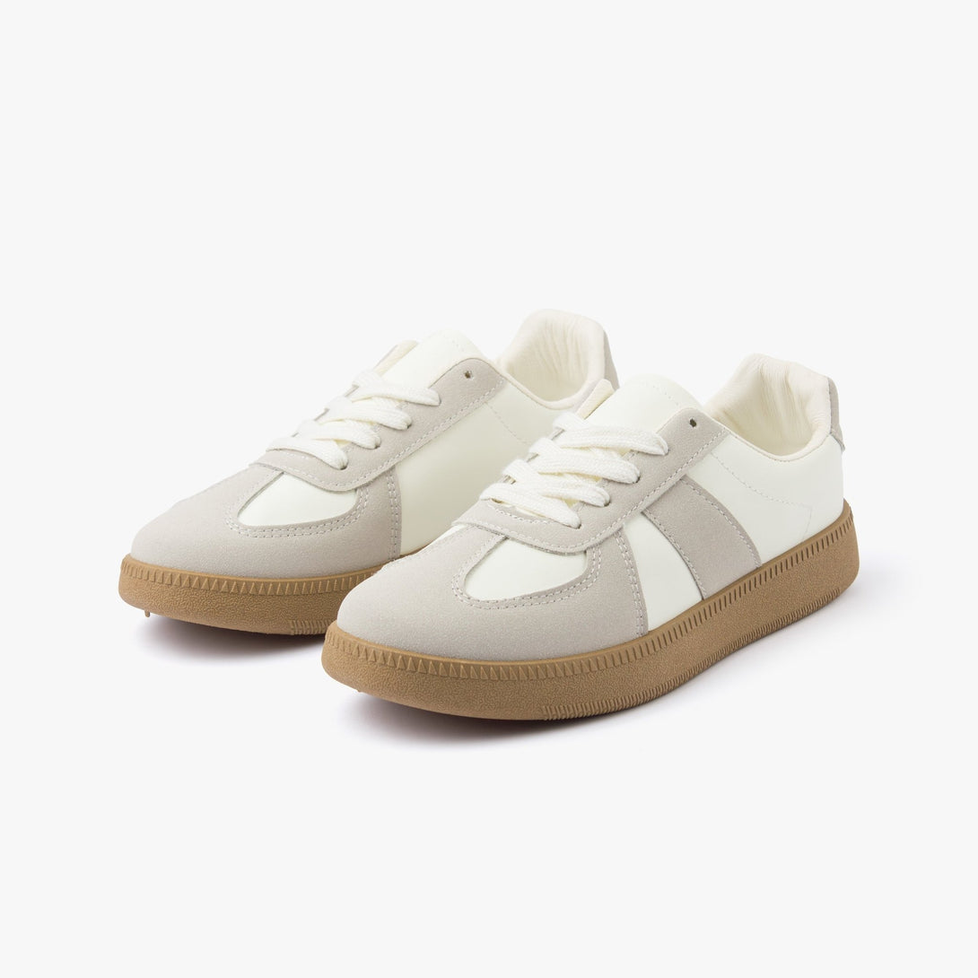 سنيكرز نسائي