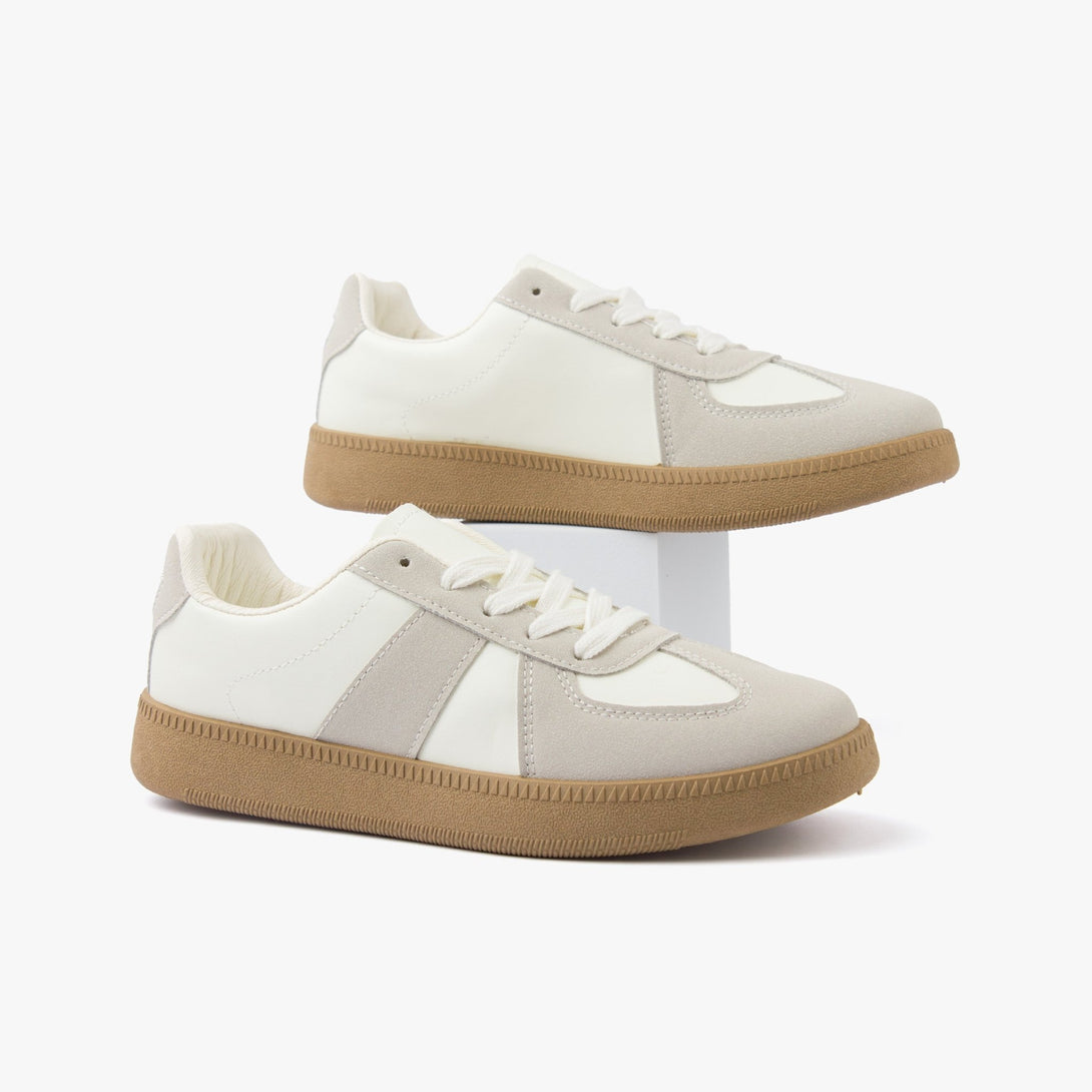 سنيكرز نسائي