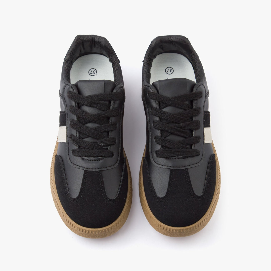 سنيكرز نسائي