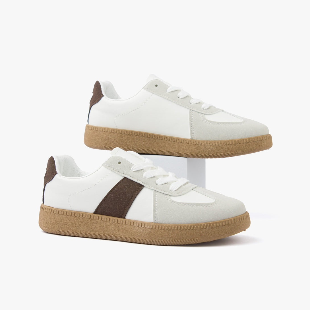 سنيكرز نسائي