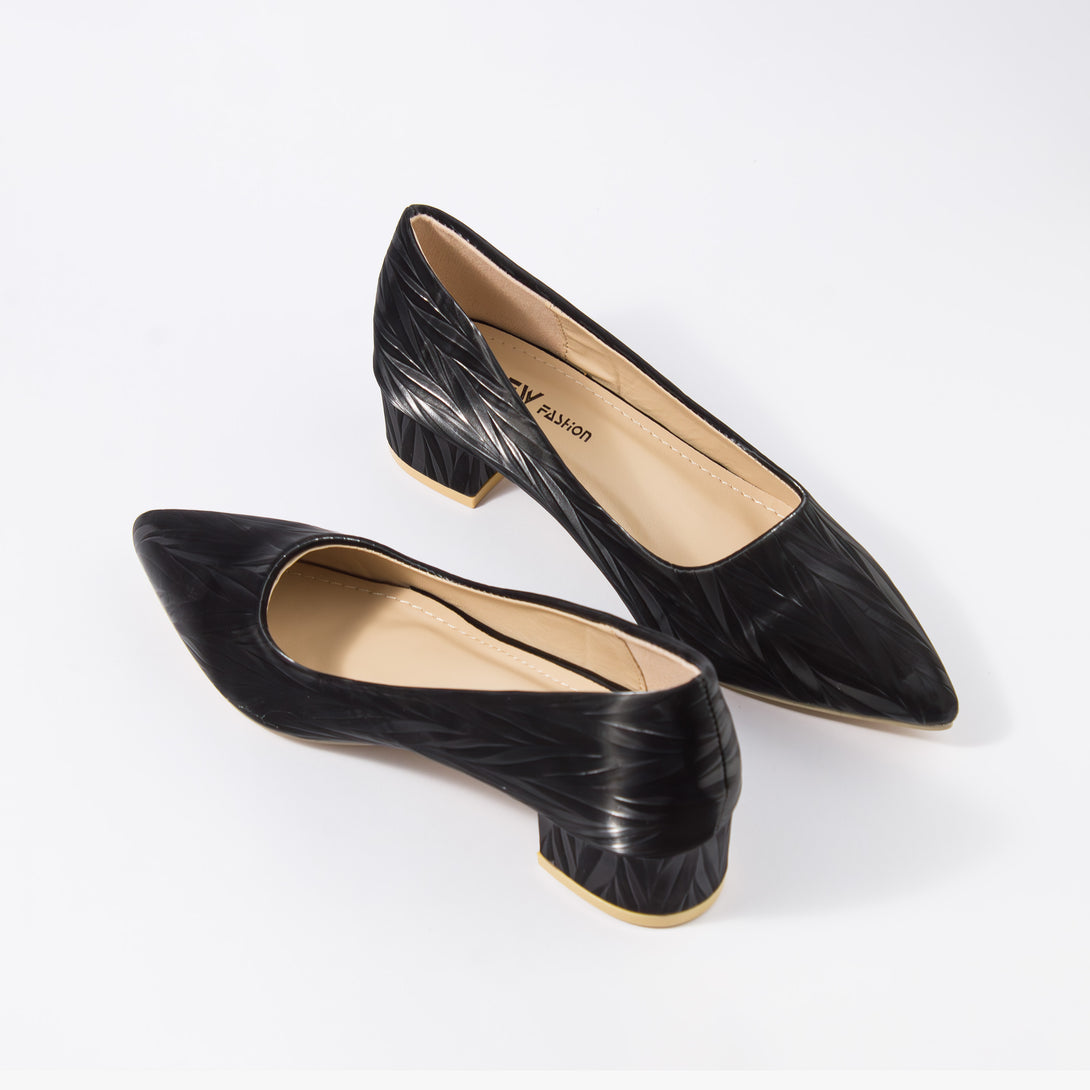 حذاء بامب نسائي كعب منخفض عريض