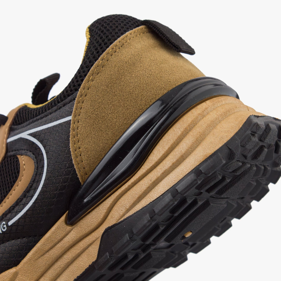 سنيكرز نسائي