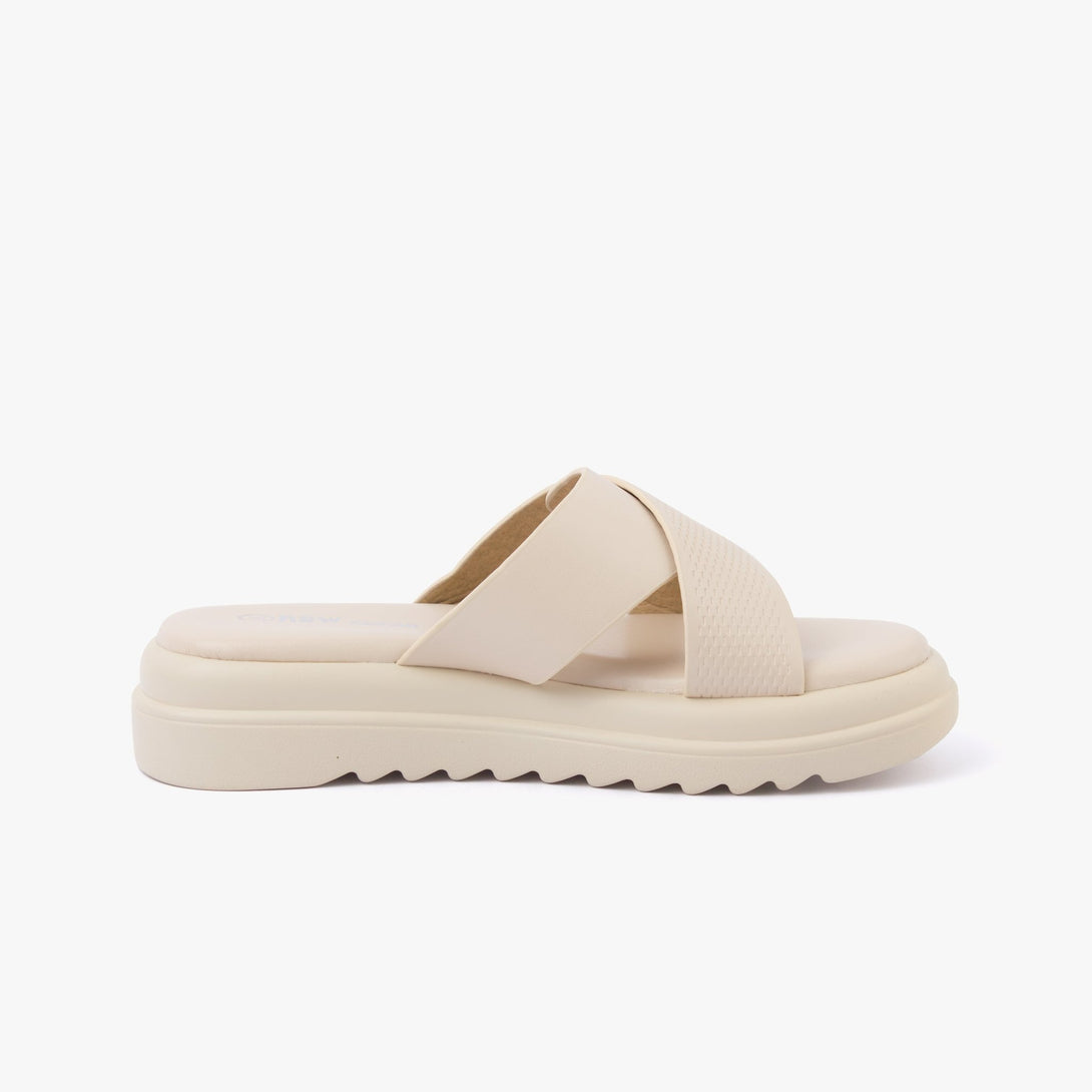 صندل نسائي سهل الإرتداء