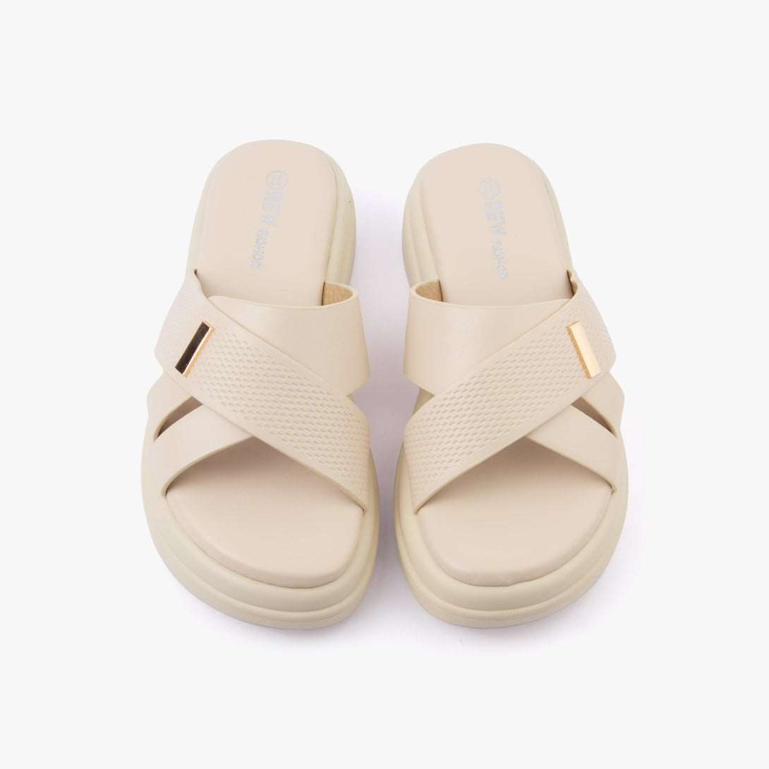 صندل نسائي سهل الإرتداء