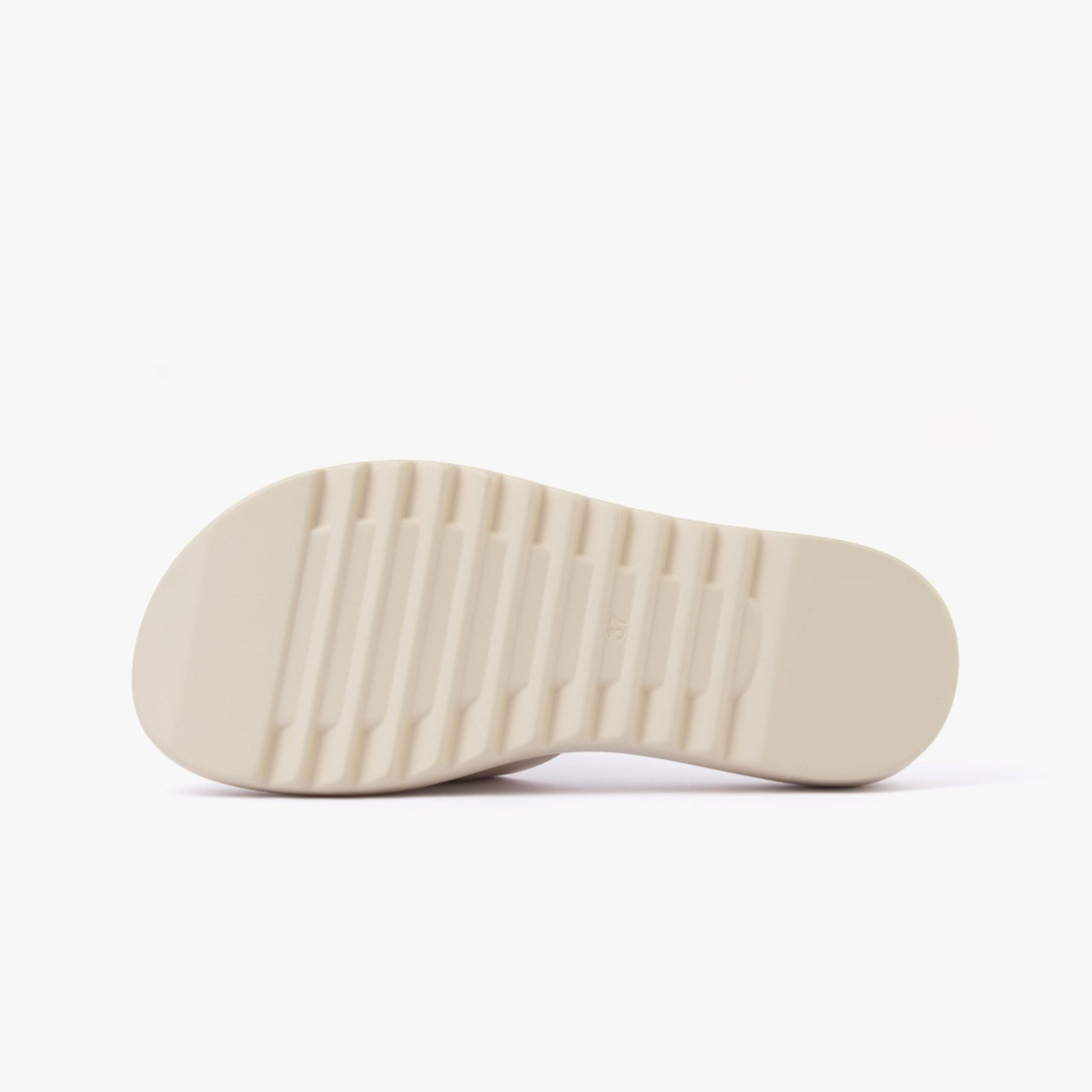 صندل نسائي سهل الإرتداء