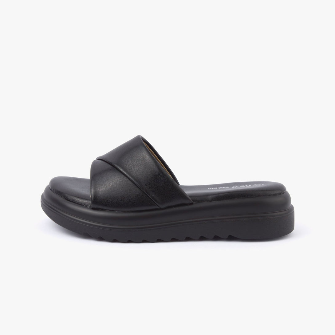 صندل نسائي سهل الإرتداء