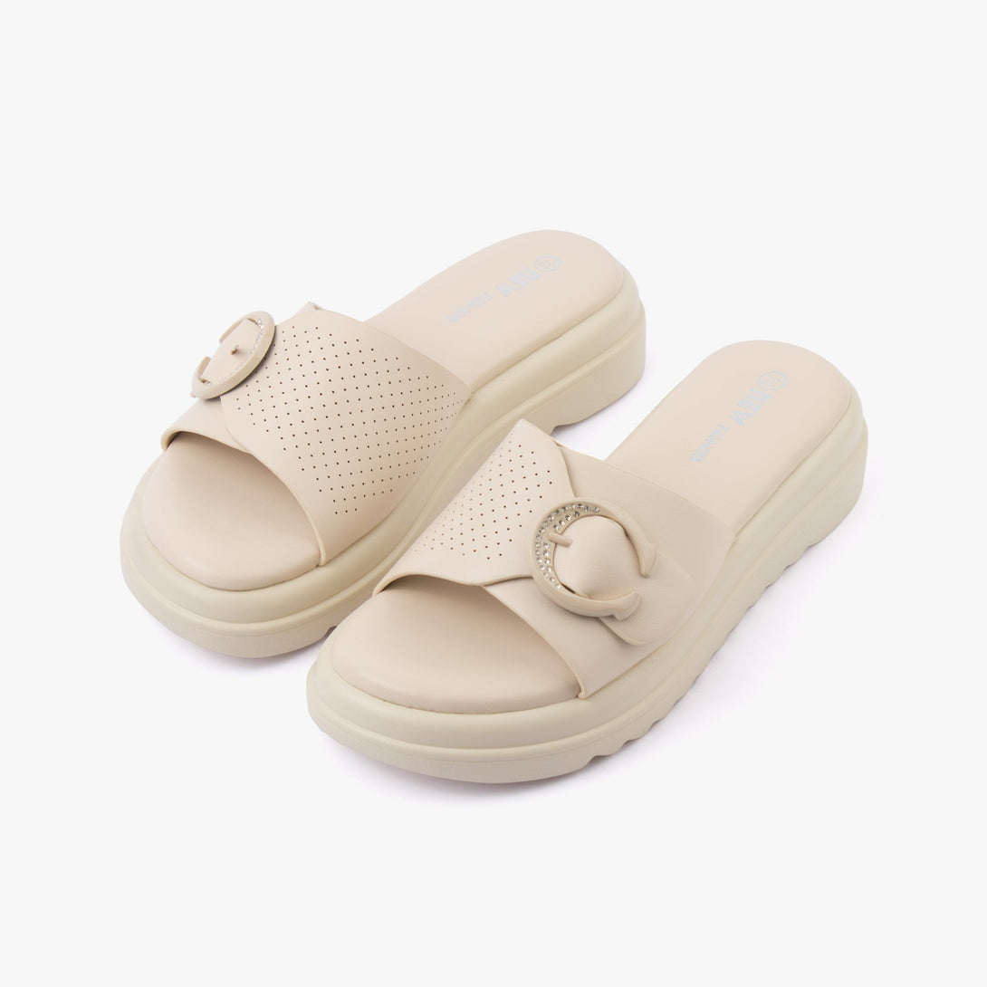 صندل نسائي سهل الإرتداء