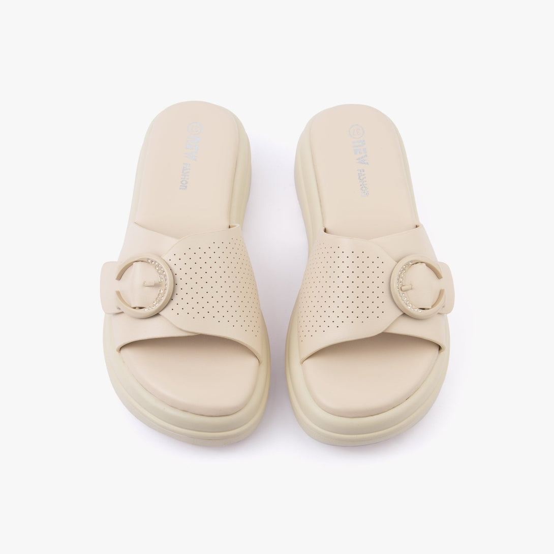 صندل نسائي سهل الإرتداء