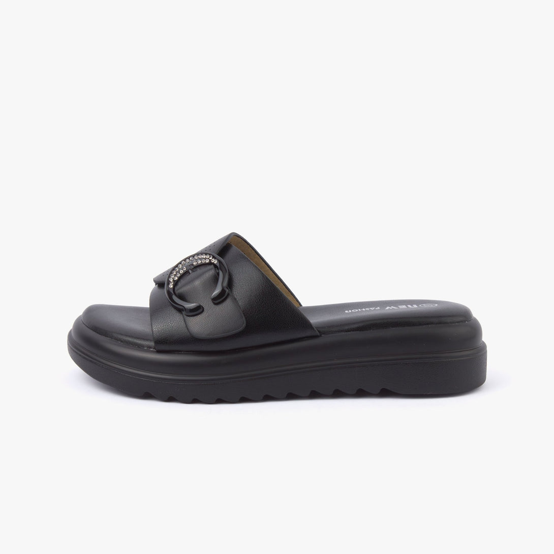 صندل نسائي سهل الإرتداء