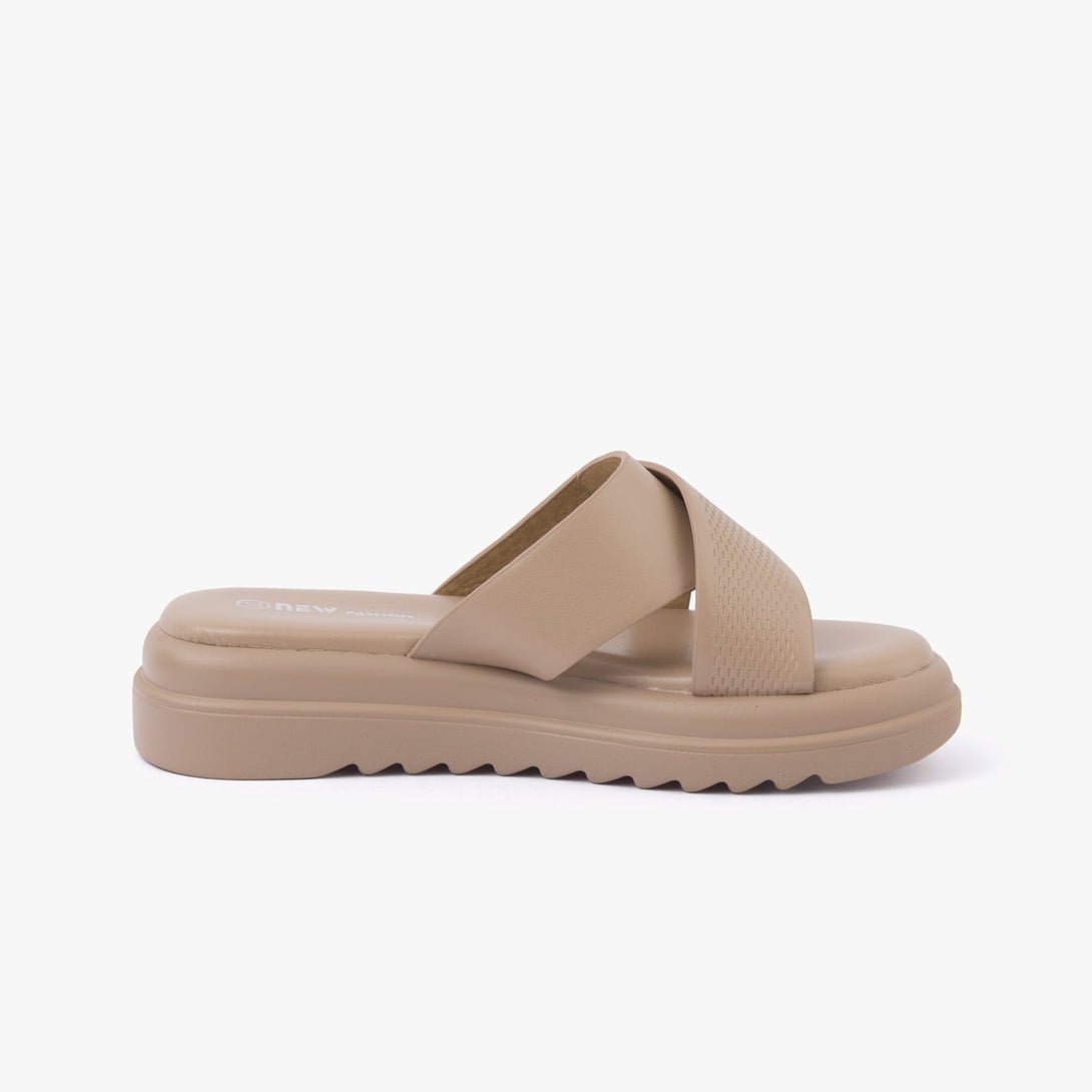 صندل نسائي سهل الإرتداء