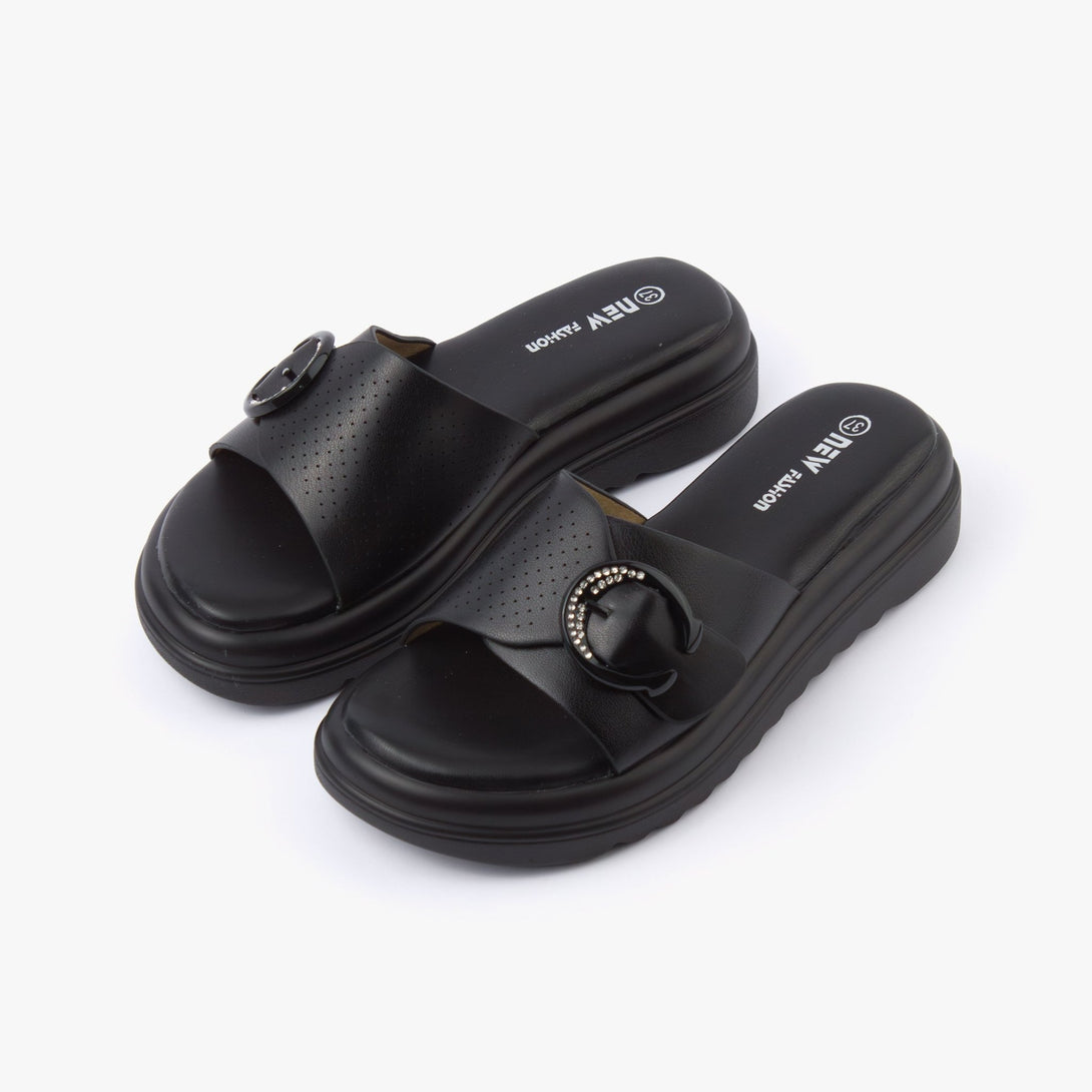 صندل نسائي سهل الإرتداء