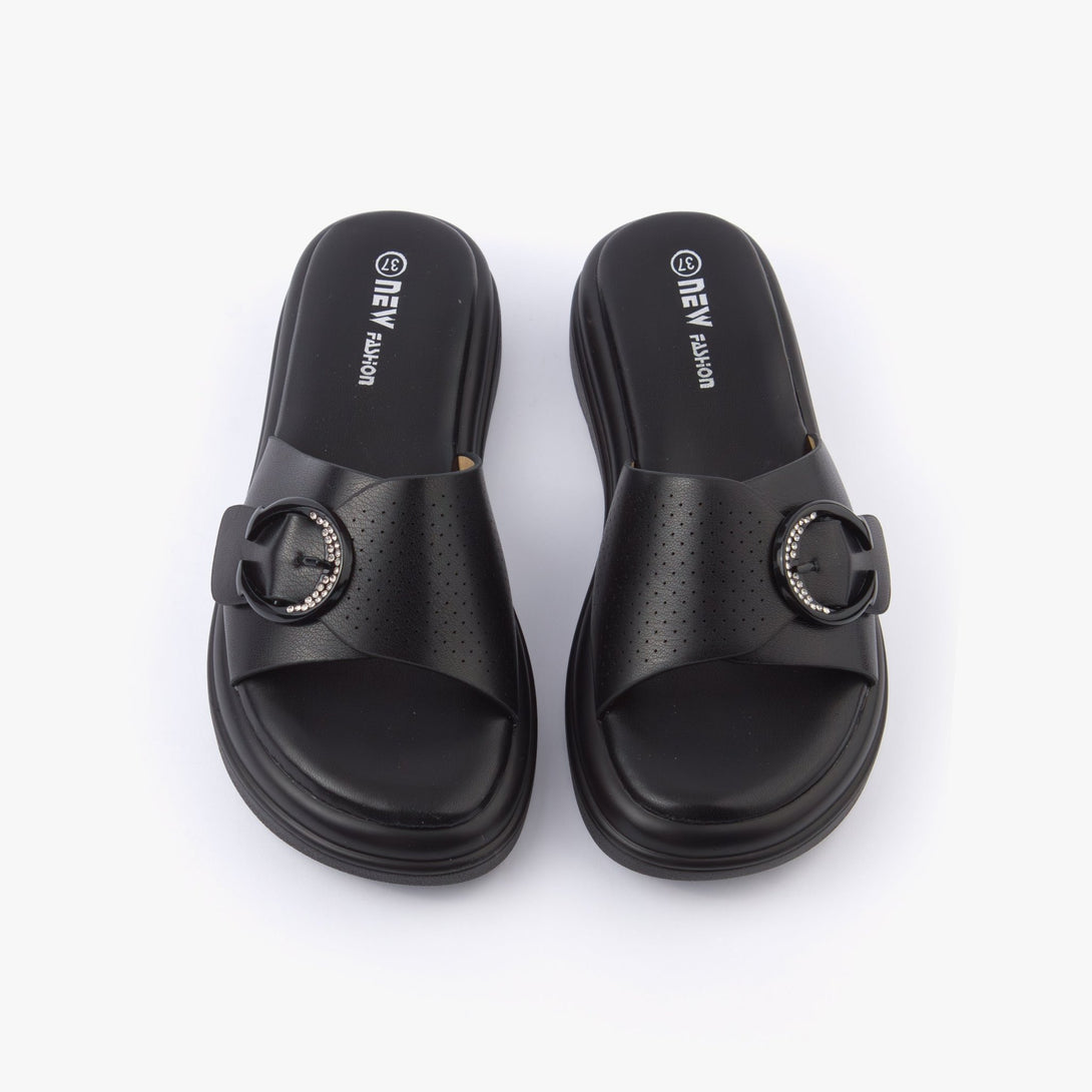 صندل نسائي سهل الإرتداء