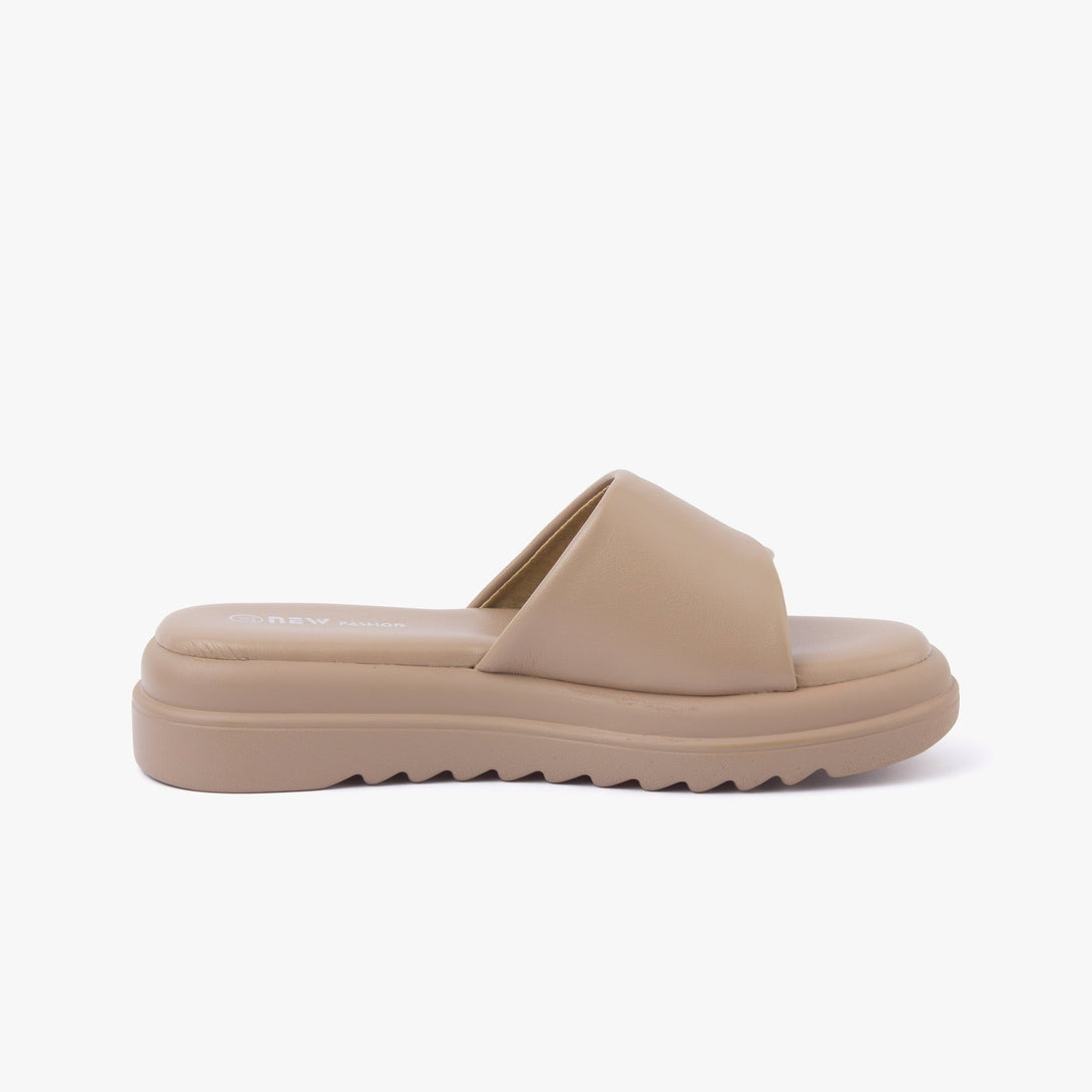 صندل نسائي سهل الإرتداء