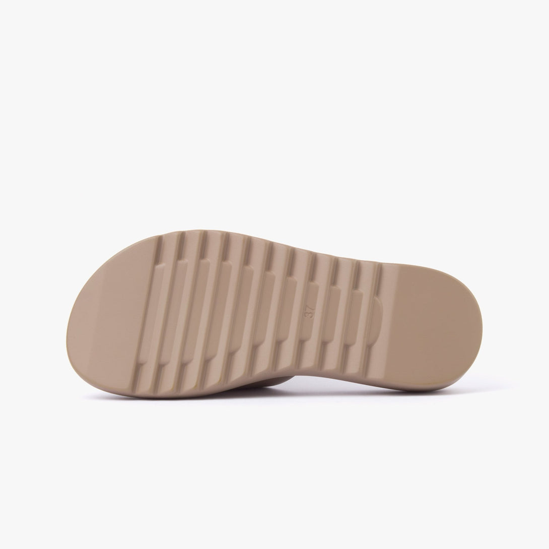 صندل نسائي سهل الإرتداء