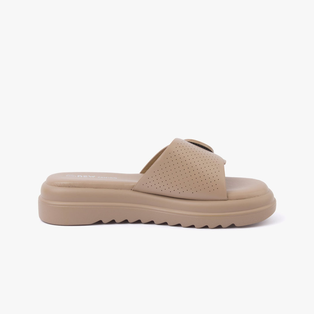 صندل نسائي سهل الإرتداء