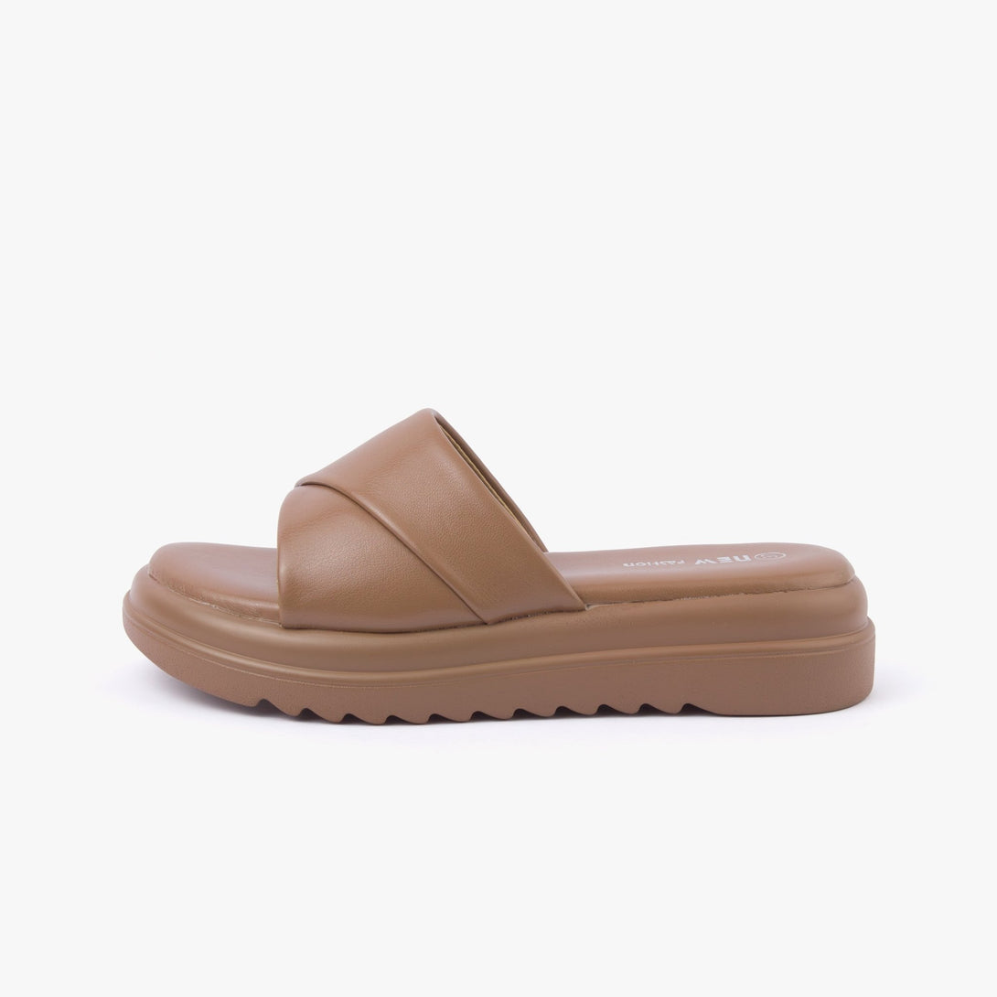 صندل نسائي سهل الإرتداء