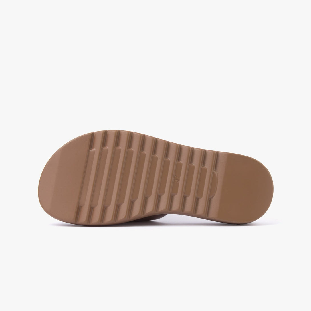 صندل نسائي سهل الإرتداء