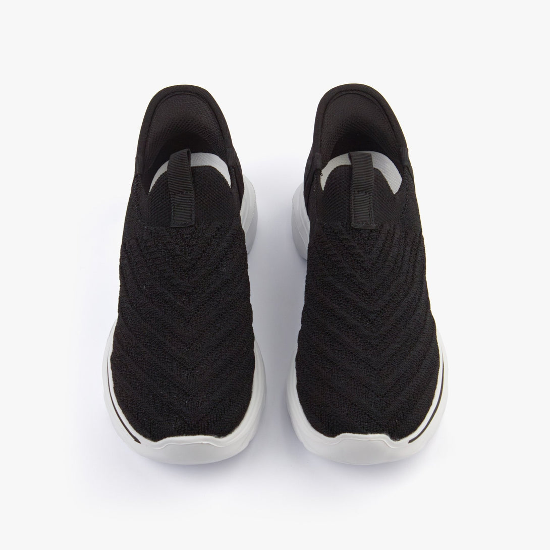 حذاء رياضي نسائي