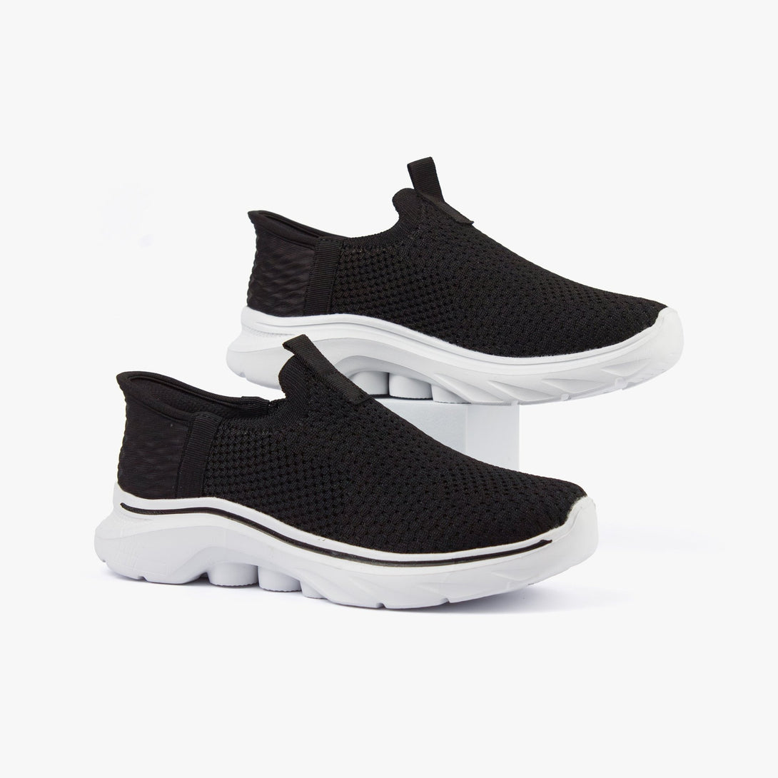 حذاء رياضي نسائي