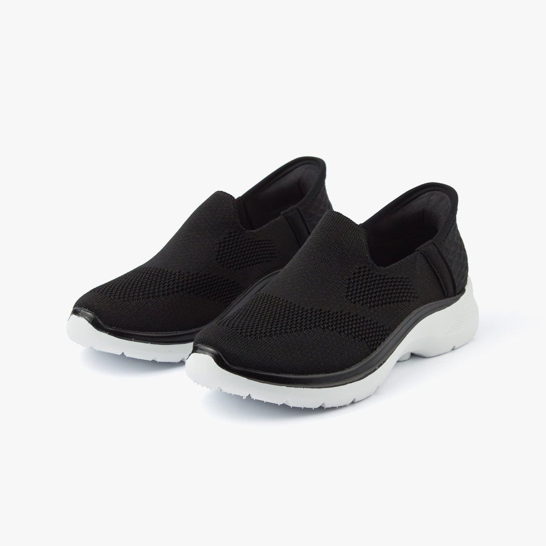 حذاء رياضي نسائي