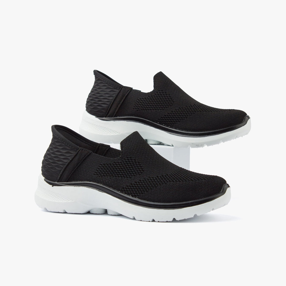 حذاء رياضي نسائي