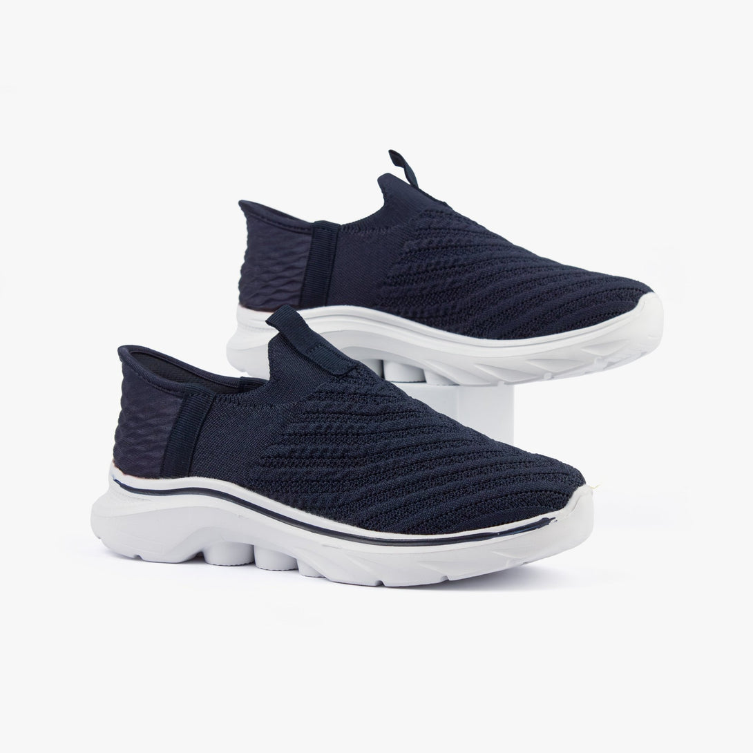 حذاء رياضي نسائي