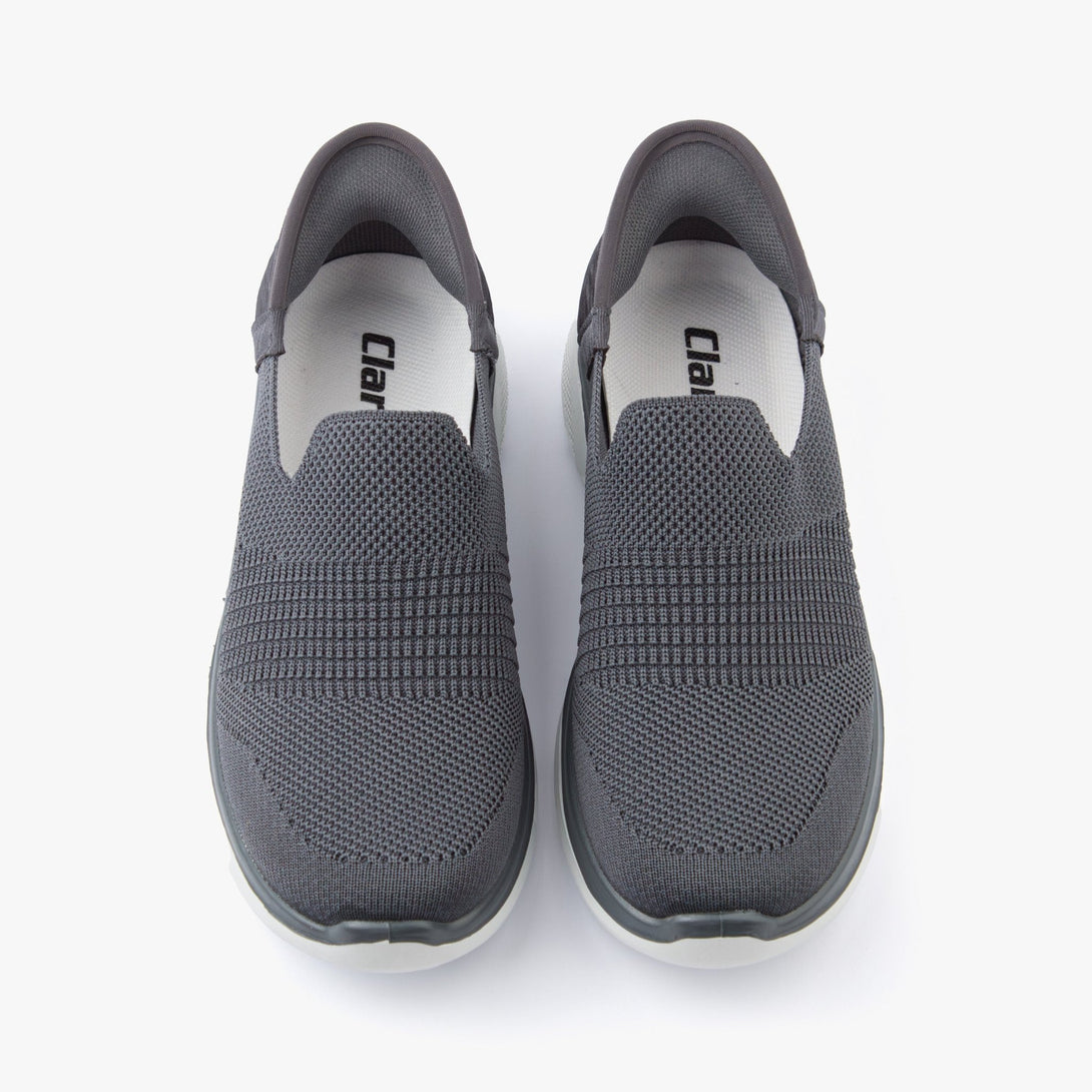 حذاء رياضي نسائي