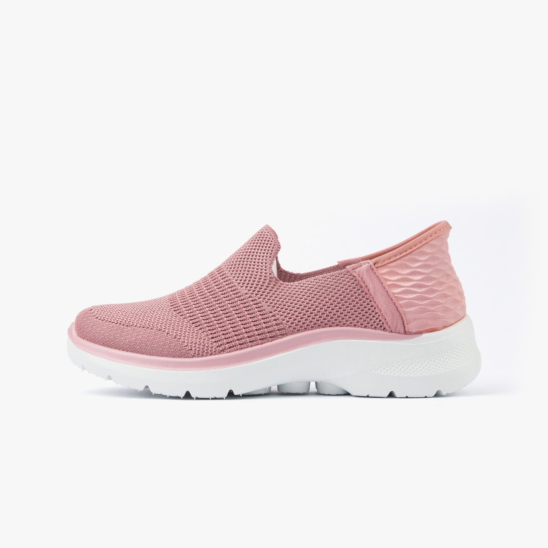 حذاء رياضي نسائي