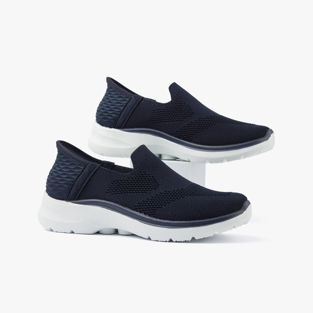 حذاء رياضي نسائي