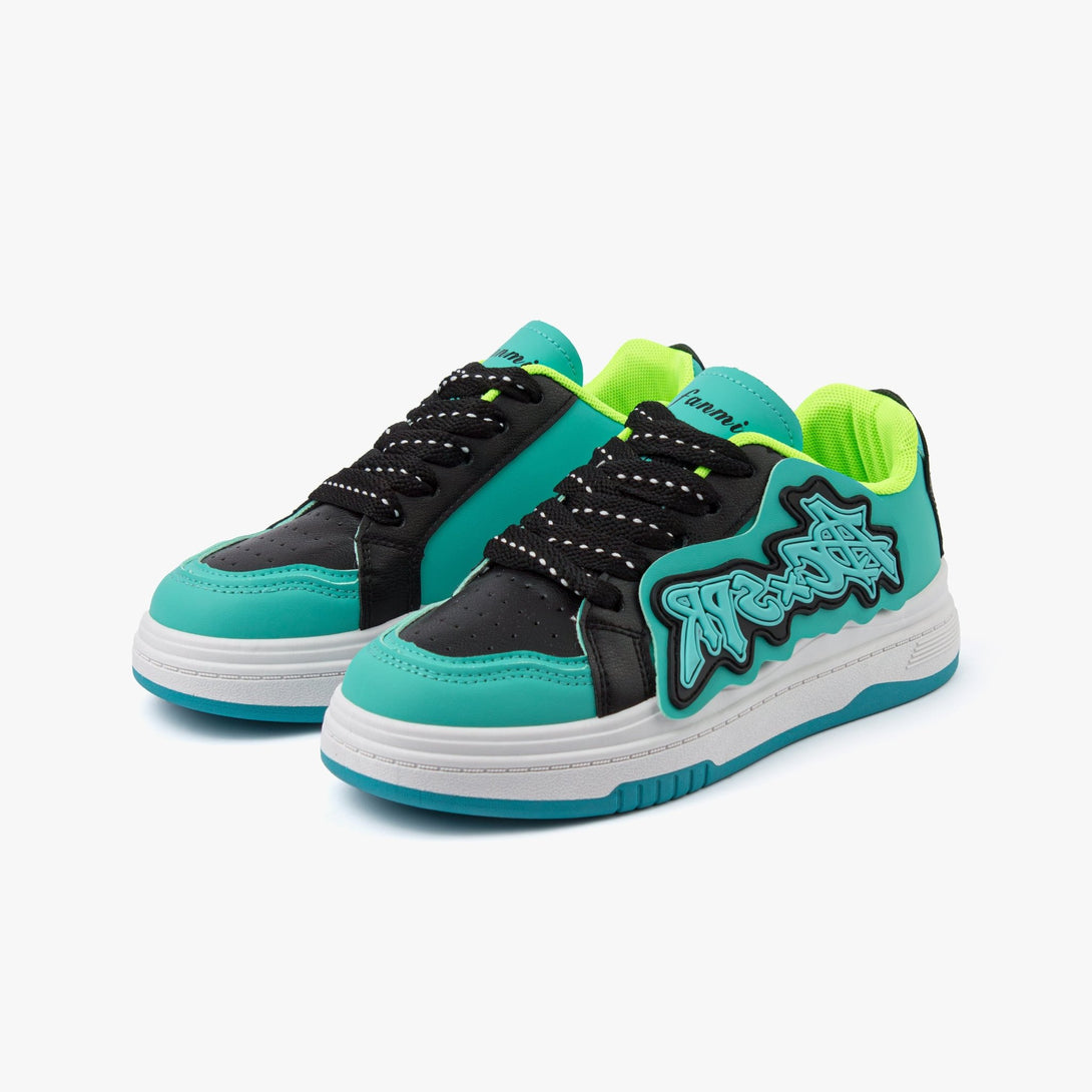 سنيكرز نسائي