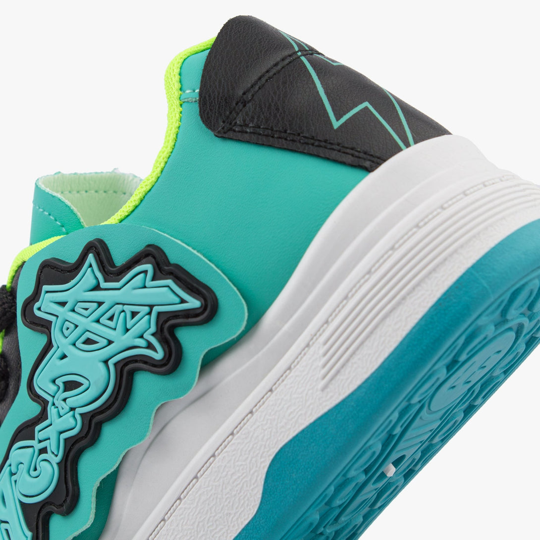 سنيكرز نسائي