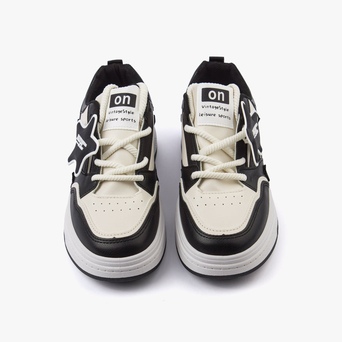 سنيكرز نسائي