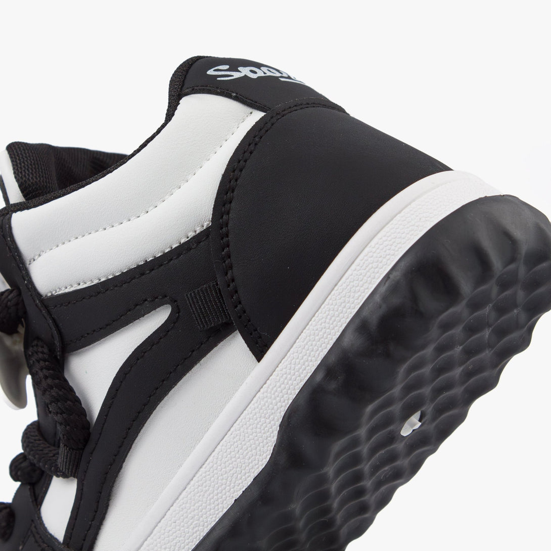 سنيكرز نسائي