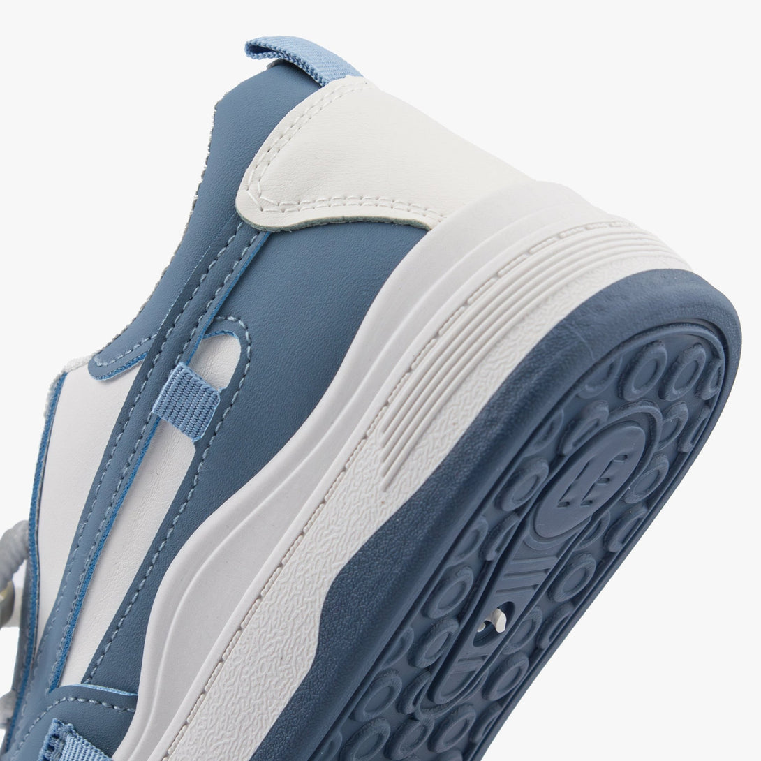 سنيكرز نسائي