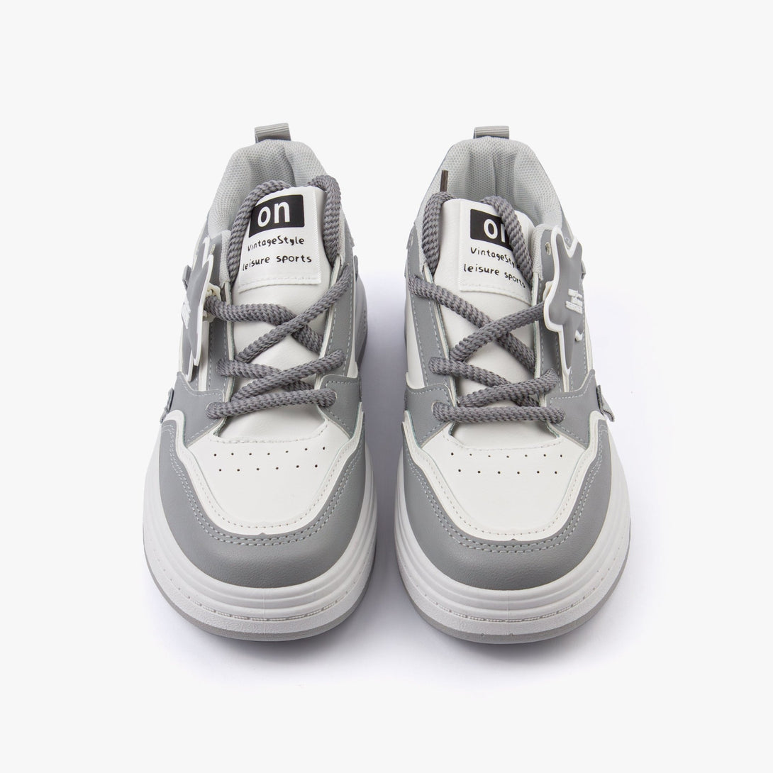 سنيكرز نسائي