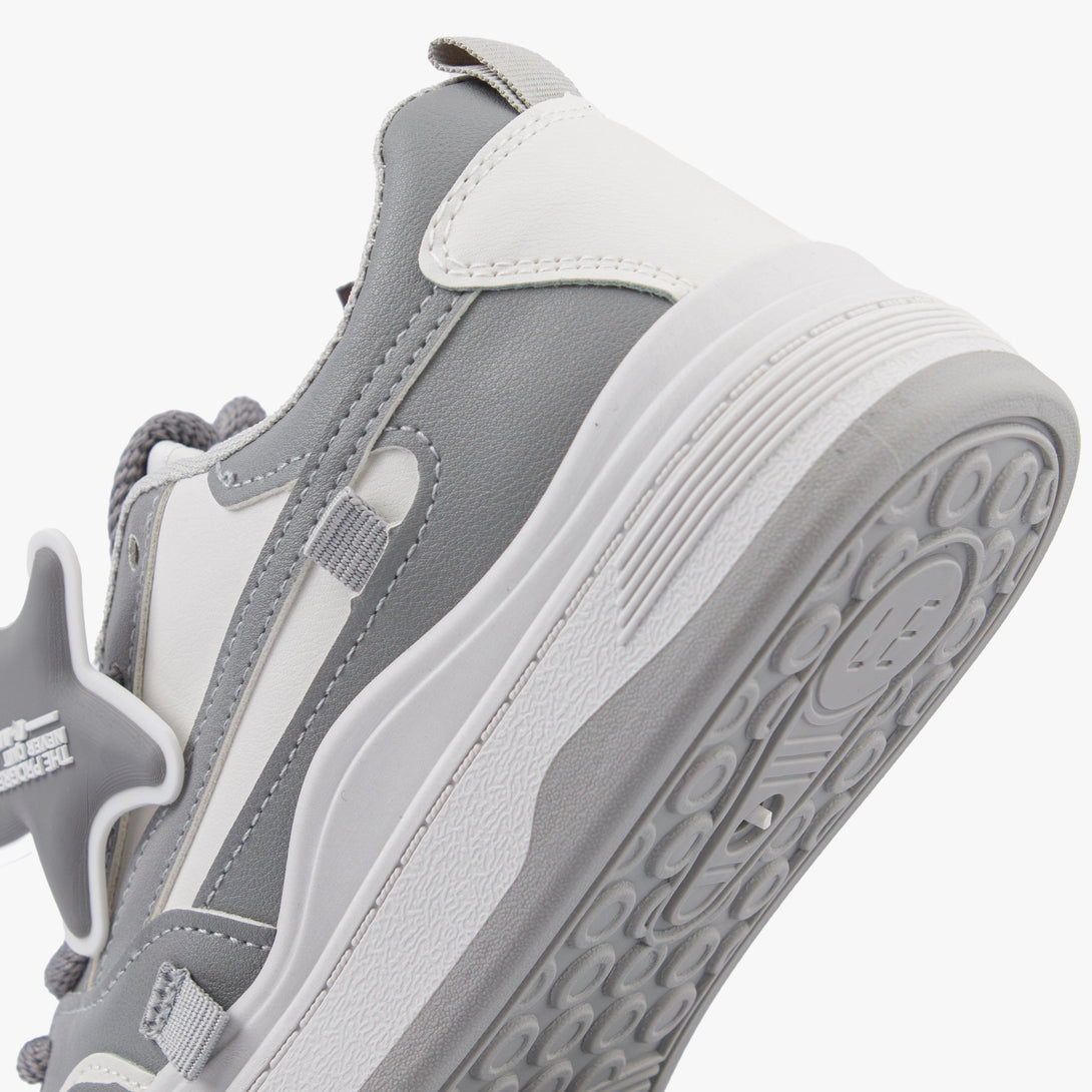 سنيكرز نسائي