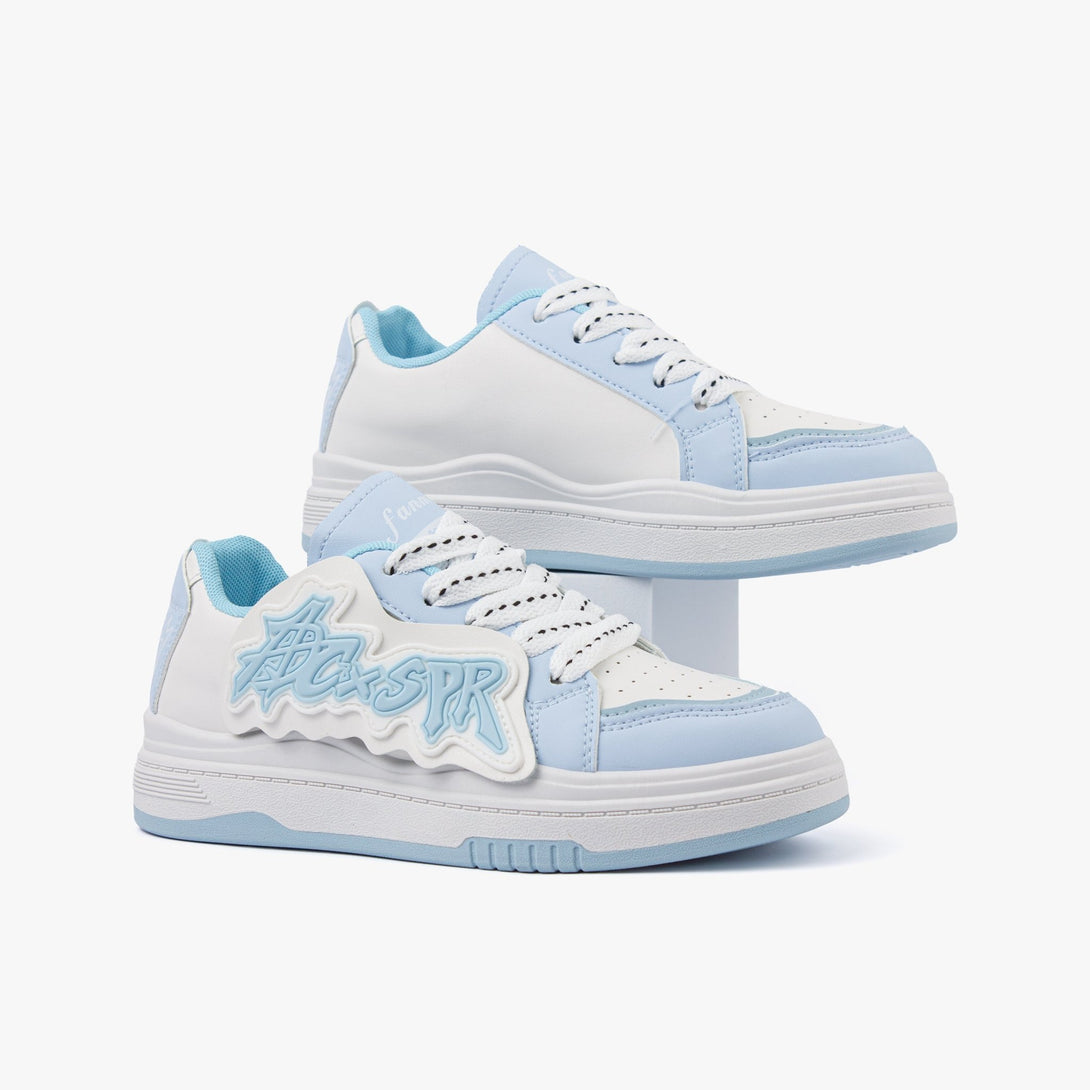 سنيكرز نسائي