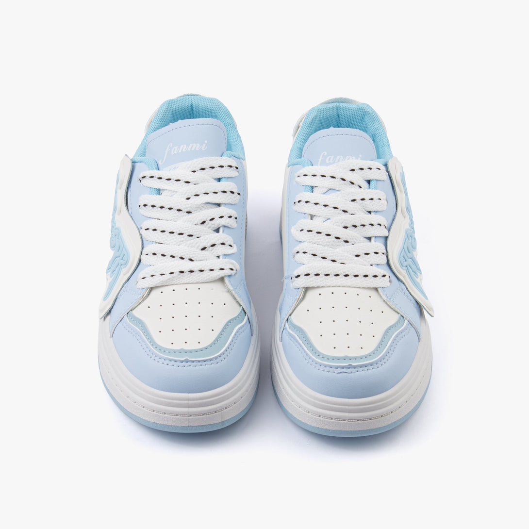 سنيكرز نسائي